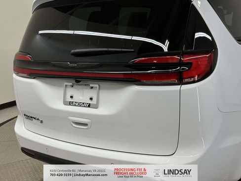 New 2026 Chrysler Pacifica Select w/ S Appearance Package image 9