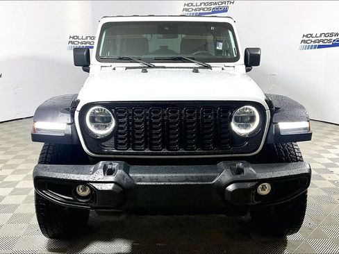 Used 2025 Jeep Wrangler Unlimited Sport AWD/4WD image 2