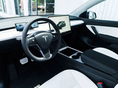 Used 2022 Tesla Model Y Performance AWD/4WD image 13
