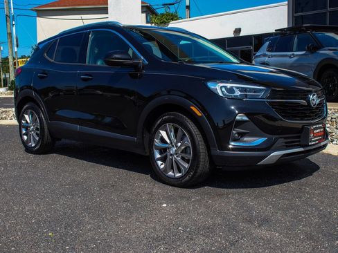 Used 2020 Buick Encore GX Essence w/ Experience Buick Package FWD image 3