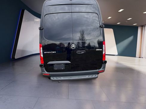 Used 2025 Mercedes-Benz Sprinter 2500 image 3