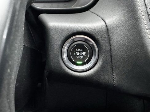 Used 2023 Chevrolet Suburban Premier image 31