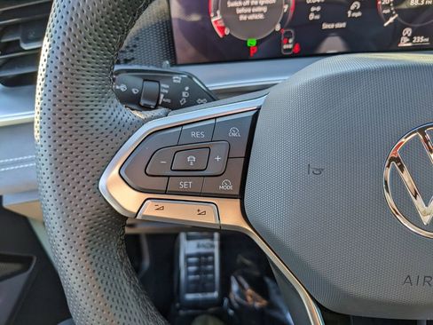 New 2026 Volkswagen Tiguan SE R-Line image 26