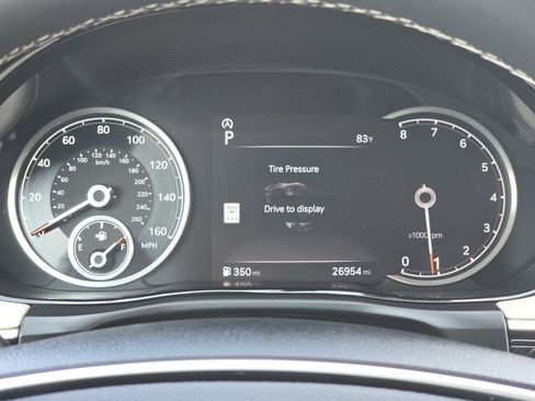 Used 2025 Genesis GV70 2.5T AWD/4WD image 24