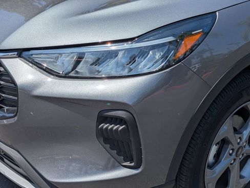 Used 2025 Ford Escape ST-Line AWD/4WD image 11