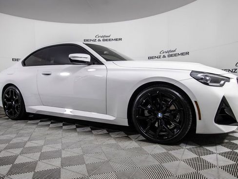 Used 2025 BMW 230i 230i w/ M Sport Package image 3