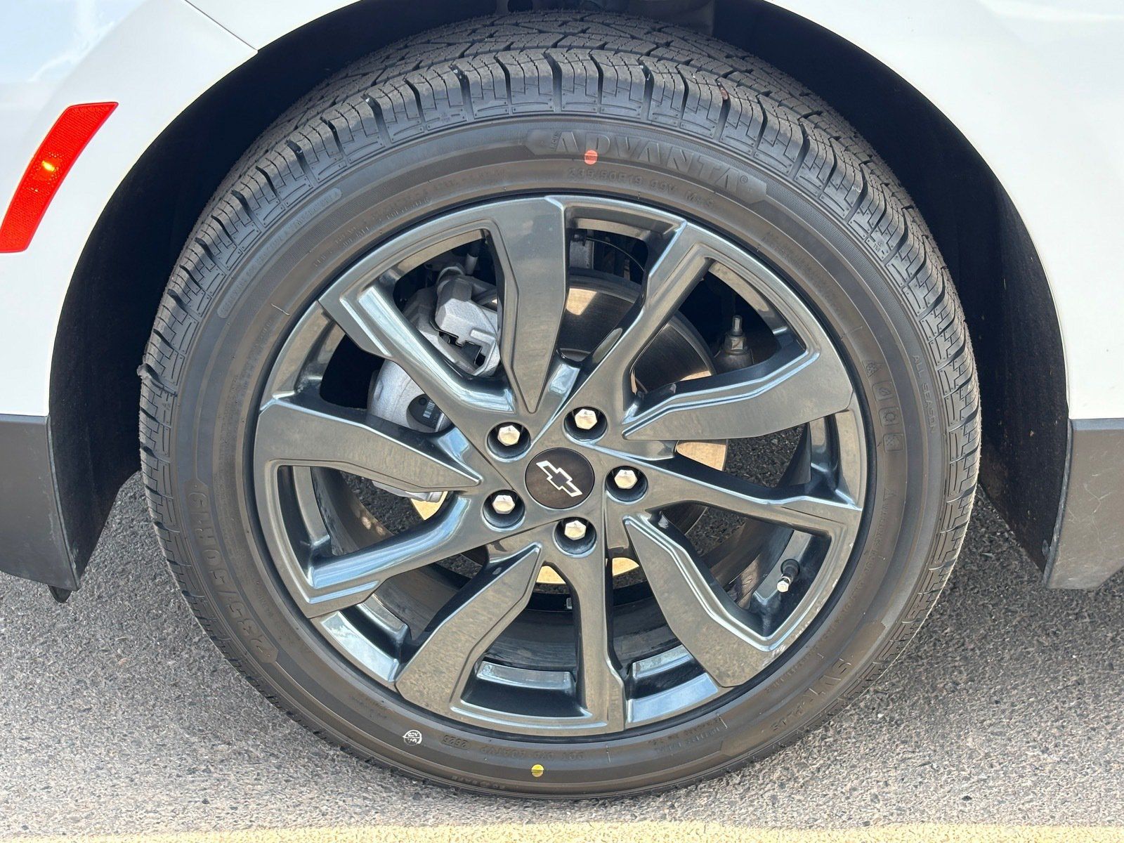 Used 2023 Chevrolet Equinox RS AWD/4WD image 10