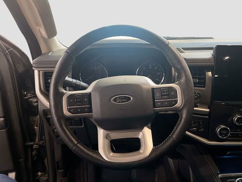Used 2024 Ford Expedition XLT AWD/4WD image 11