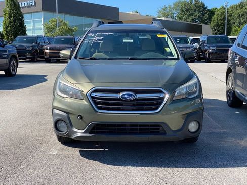 Used 2019 Subaru Outback 2.5i Premium AWD/4WD image 2