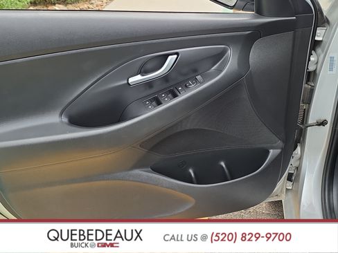 Used 2018 Hyundai Elantra GT FWD image 9