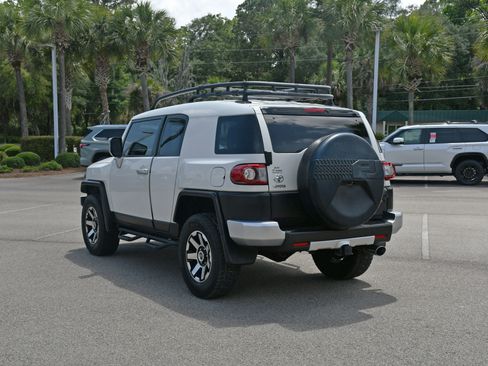 Used 2013 Toyota FJ Cruiser 4WD w/ Convenience Pkg image 5
