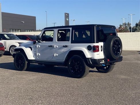 Used 2023 Jeep Wrangler Unlimited Sahara image 30
