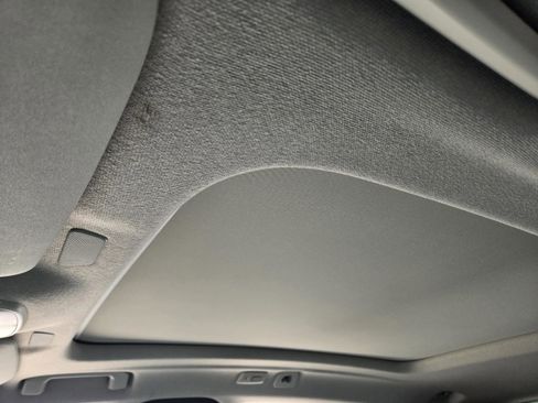 Used 2025 Volvo XC40 B5 Plus w/ Protection Package Premier image 32