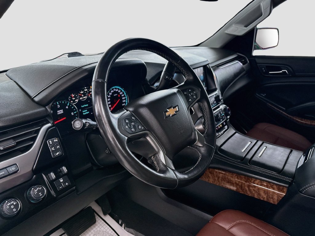 Used 2019 Chevrolet Suburban Premier w/ Premier Plus Edition AWD/4WD image 20