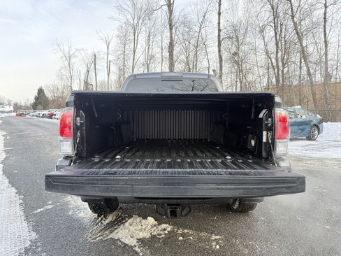 Used 2021 Toyota Tacoma TRD Sport image 30