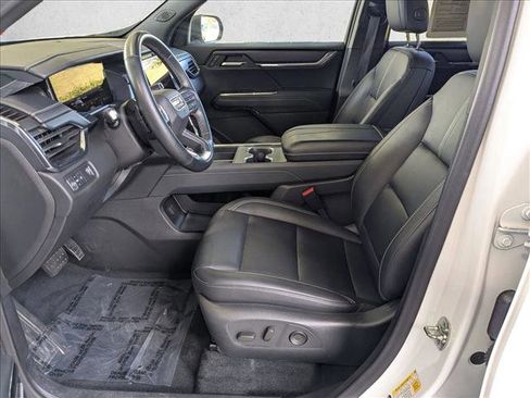 Used 2024 GMC Acadia Elevation image 15