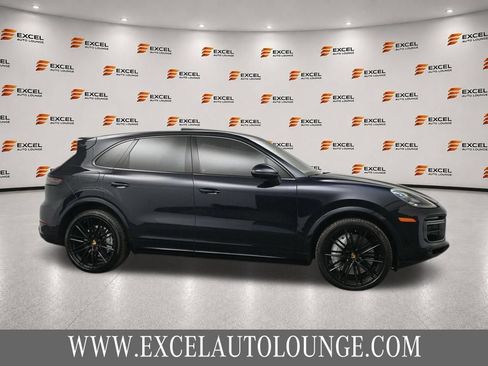 Used 2021 Porsche Cayenne Turbo w/ Premium Package Plus AWD/4WD image 6