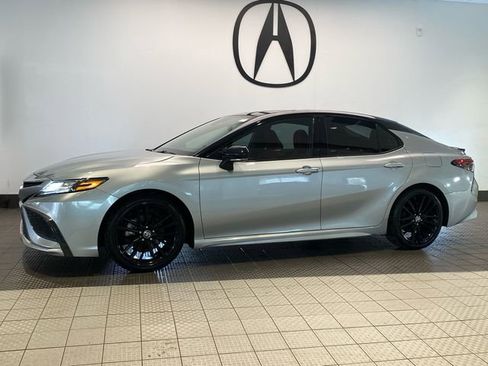 Used 2022 Toyota Camry XSE AWD/4WD image 3