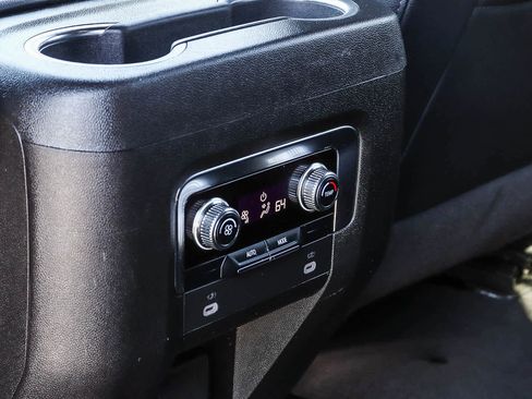 Used 2024 GMC Yukon XL SLT image 20