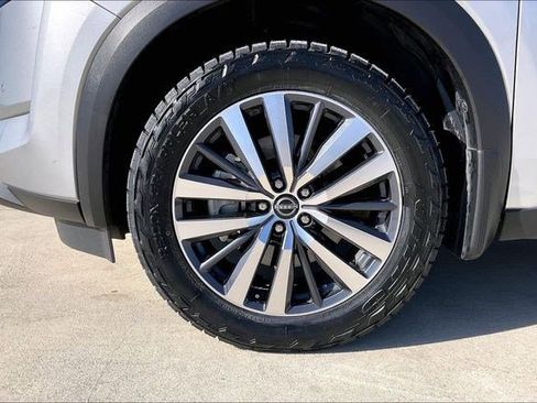 Used 2022 Nissan Pathfinder Platinum w/ Cargo Package image 9