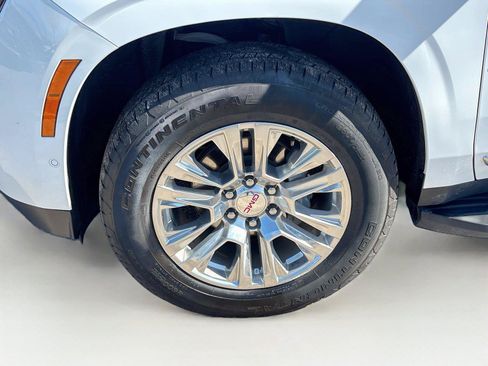 Used 2025 GMC Yukon Denali RWD image 33