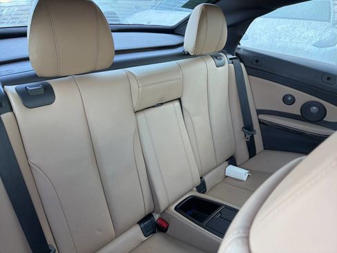 Used 2016 BMW M4 Convertible image 9