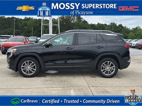 Certified 2024 GMC Terrain SLT AWD/4WD image 3