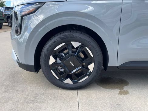 New 2026 Kia Carnival EX FWD image 16