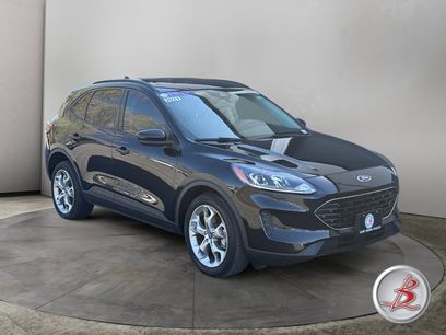 Used 2021 Ford Escape SE w/ SE Sport Appearance Package