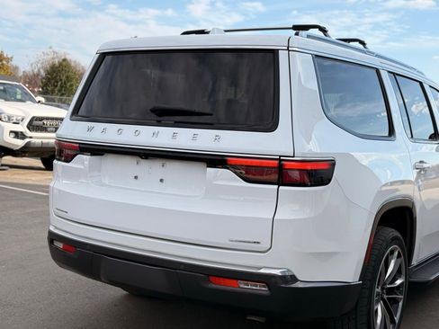 Used 2022 Jeep Wagoneer Series II w/ Premium Group I image 12