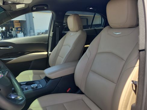 Used 2024 Cadillac XT4 Luxury FWD image 12