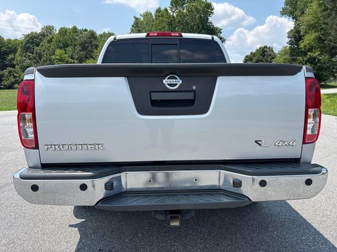 Used 2019 Nissan Frontier SL AWD/4WD image 4