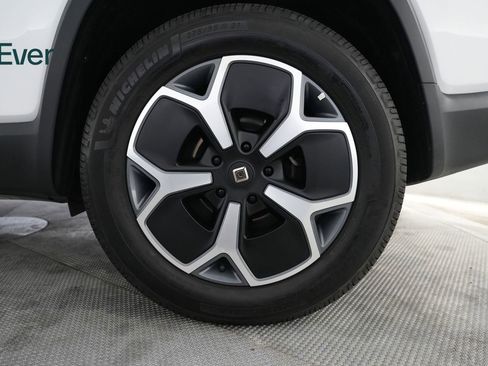 Used 2024 Rivian R1S Adventure AWD/4WD image 9