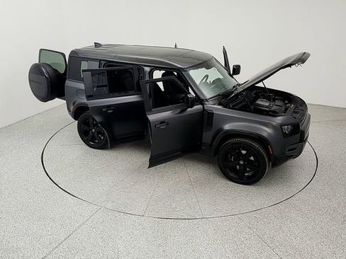 Certified 2023 Land Rover Defender 110 image 40