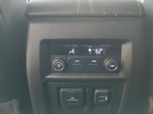 Used 2019 Chevrolet Traverse LT w/ LT Premium Package FWD image 21