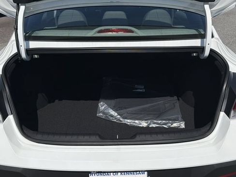 New 2026 Hyundai Elantra Hybrid FWD image 20