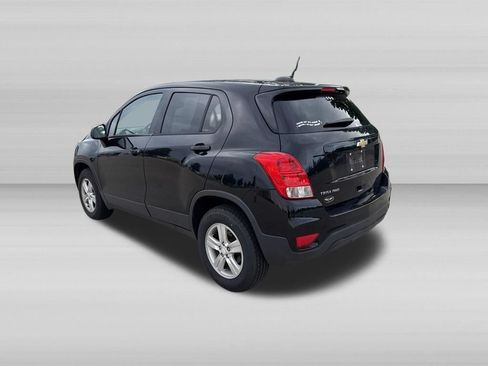 Used 2020 Chevrolet Trax LS w/ Tint and Cruise Package AWD/4WD image 7