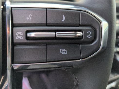 New 2024 GMC Canyon Elevation w/ Convenience Package image 27