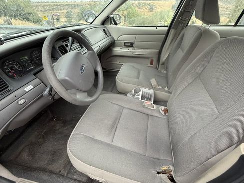 Used 2006 Ford Crown Victoria Police Interceptor image 13