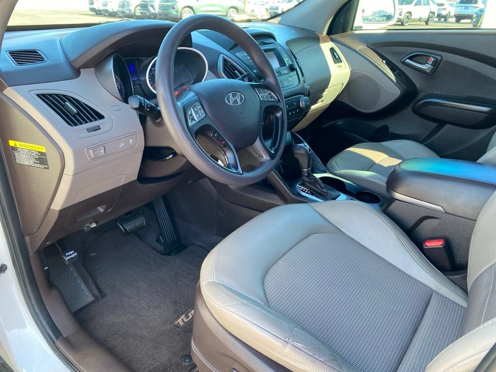 Used 2015 Hyundai Tucson GLS w/ Option Group 02 FWD image 18