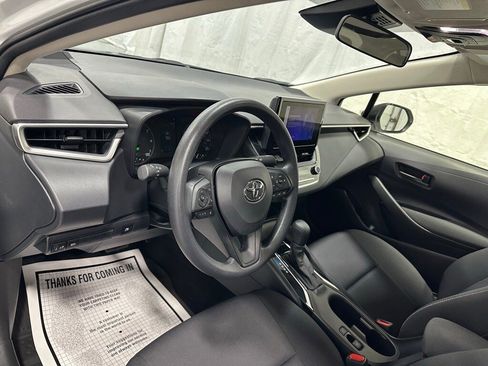 Used 2025 Toyota Corolla LE image 14