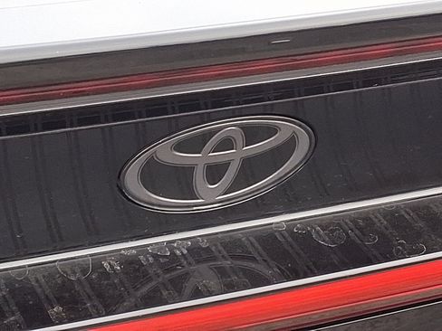 Used 2024 Toyota Prius XLE image 31