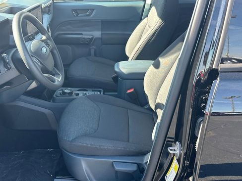 New 2025 Ford Maverick XL image 9