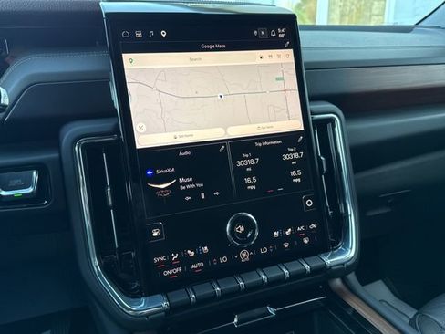 Used 2025 GMC Yukon Denali image 33