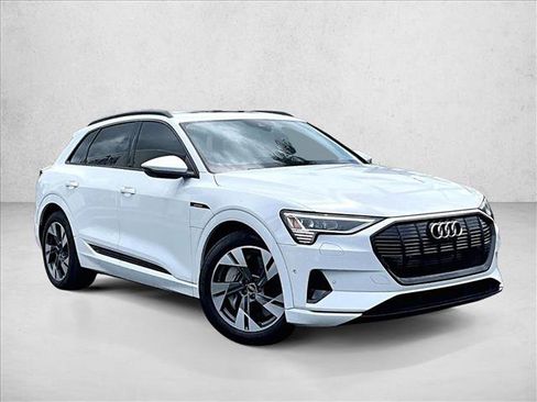 Used 2022 Audi e-tron Premium AWD/4WD image 12