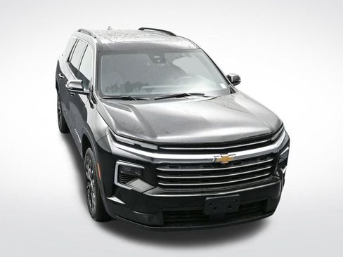 Certified 2025 Chevrolet Traverse LT w/ Sun and Wheel Package image 24