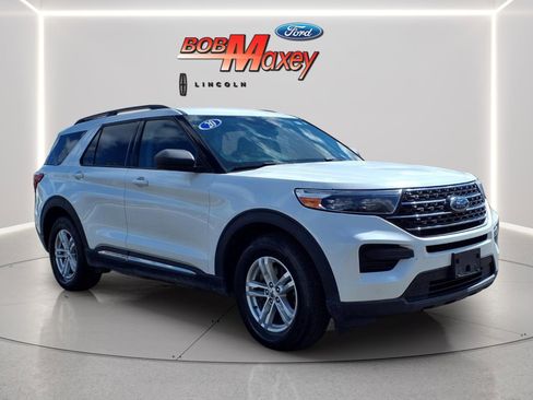 Used 2020 Ford Explorer XLT w/ Comfort Package AWD/4WD image 3