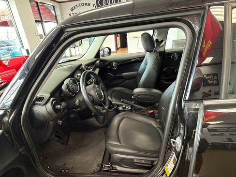 Used 2019 MINI Cooper 4-Door Hardtop FWD image 21