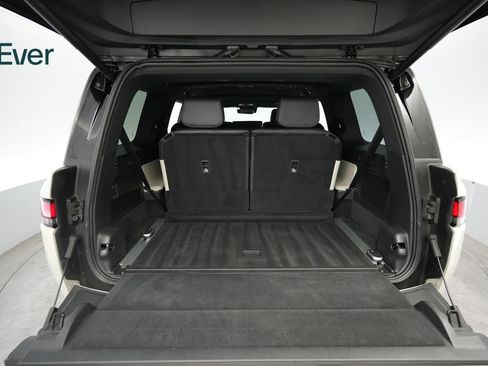 Used 2025 Rivian R1S Adventure AWD/4WD image 8