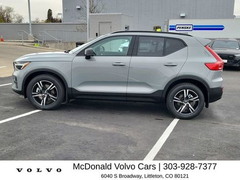 New 2026 Volvo XC40 B5 Core w/ Climate Package AWD/4WD image 5